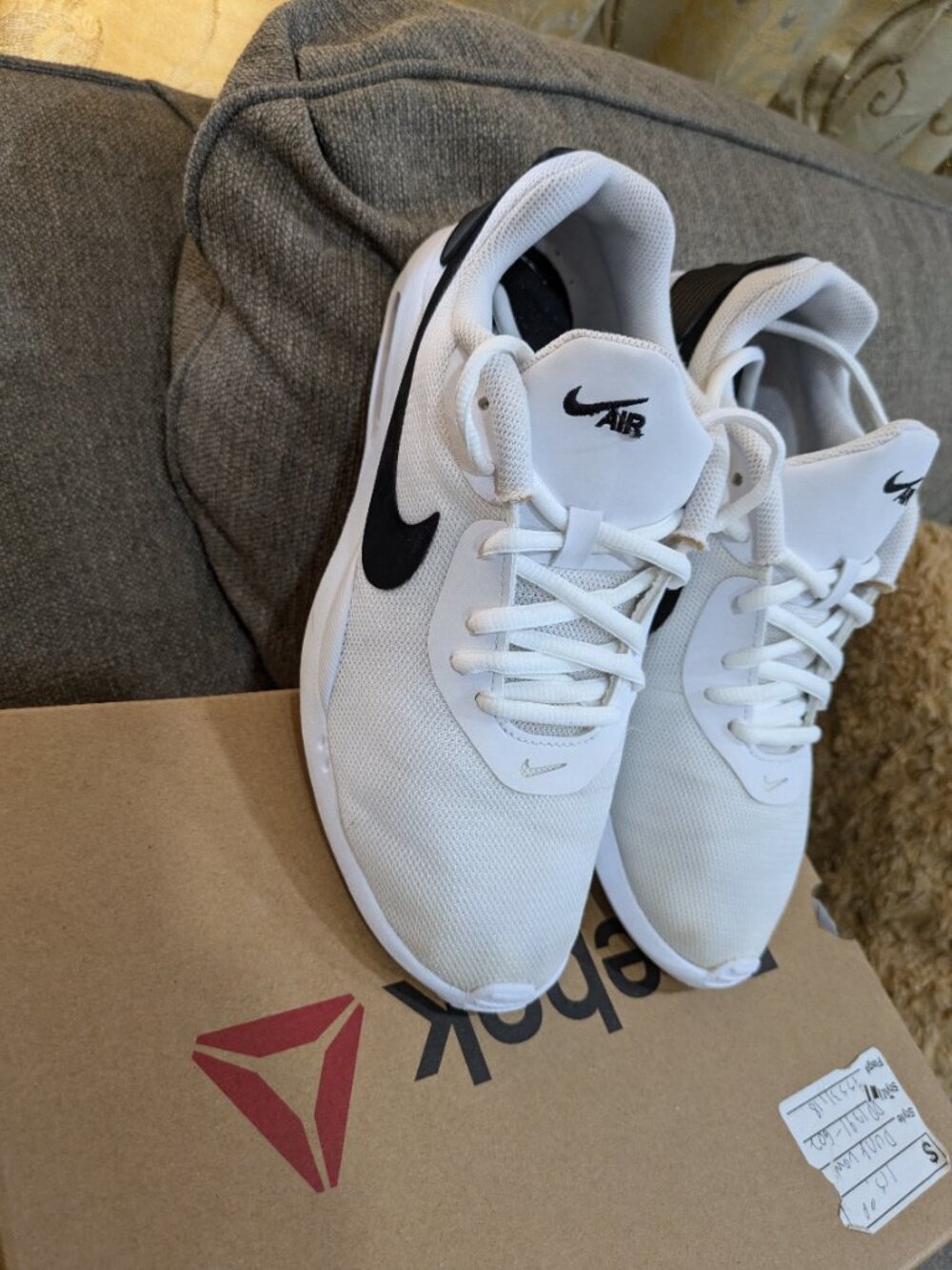 Nike Air Max Oketo Women's Shoes Size 8 White Black AQ2231-100 Great Condition
